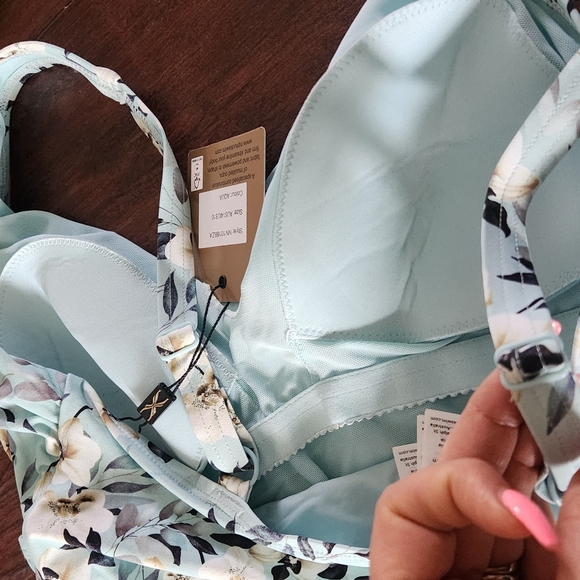NipTuck Swim Boho Breeze Light Blue Floral Printed Swimsuit NWT - Picture 6 of 7
